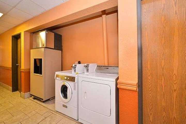 Quality Inn & Suites Grinnell near University