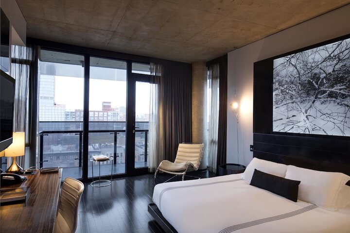 Room 34 of 63