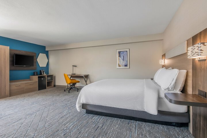 Room 22 of 37