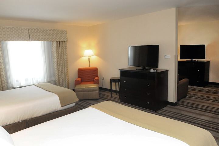Room 12 of 33