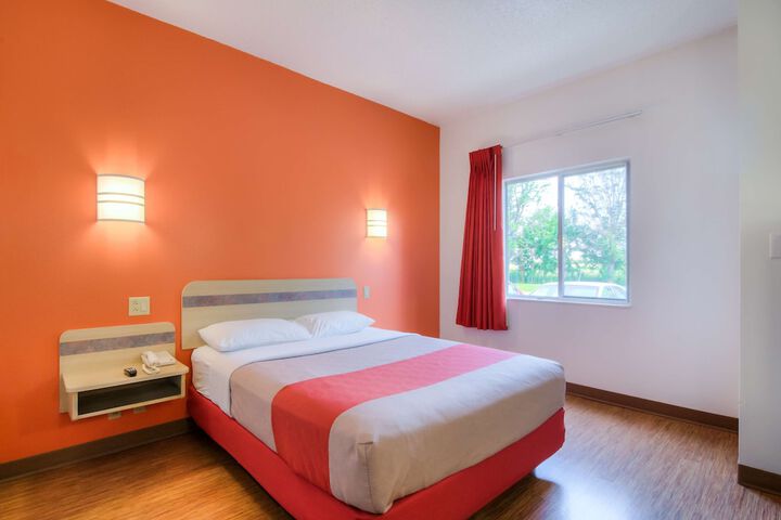 Room 15 of 27