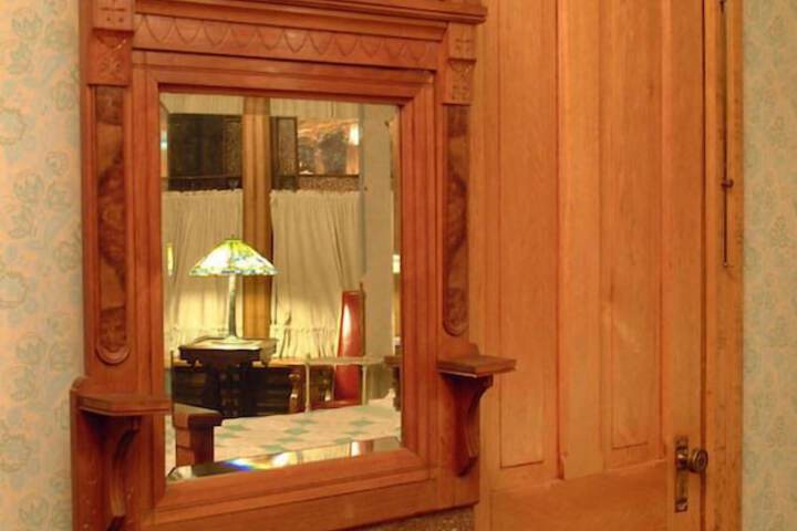 Room 21 of 42