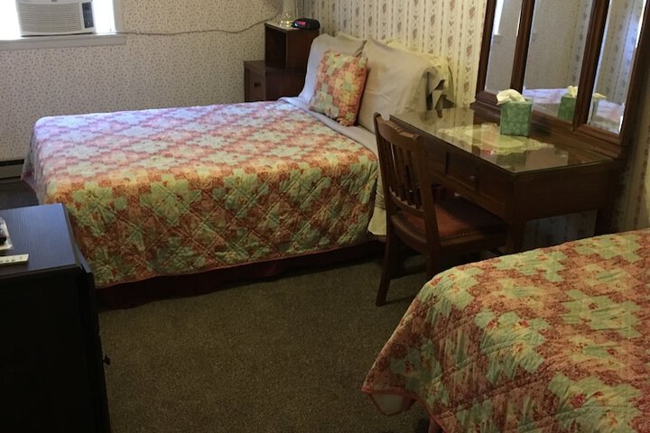 Room 14 of 82