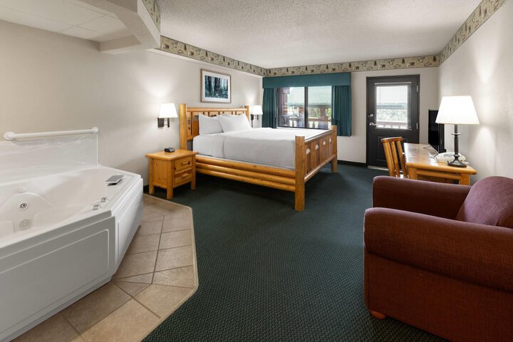 Shell Lake Lodge a Travelodge by Wyndham