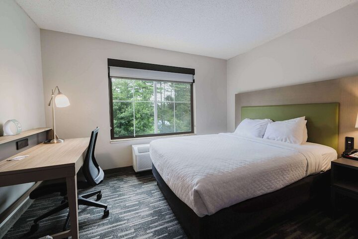 Country Inn & Suites by Radisson Lake George (Queensbury), NY