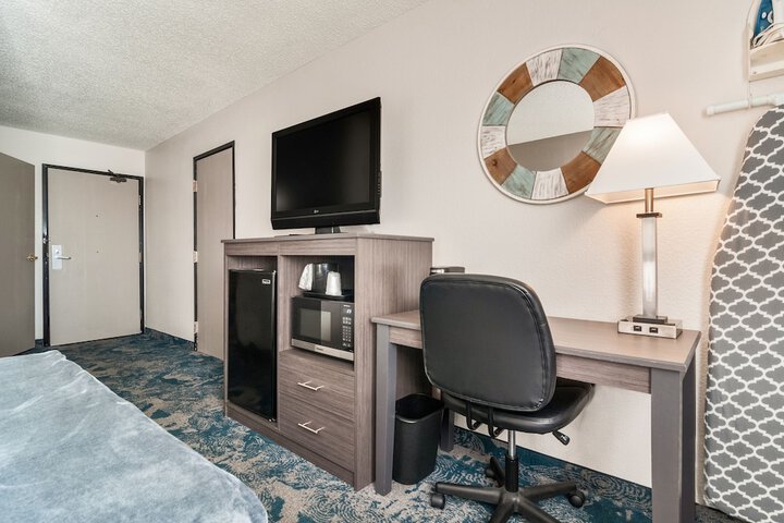 Room 11 of 35