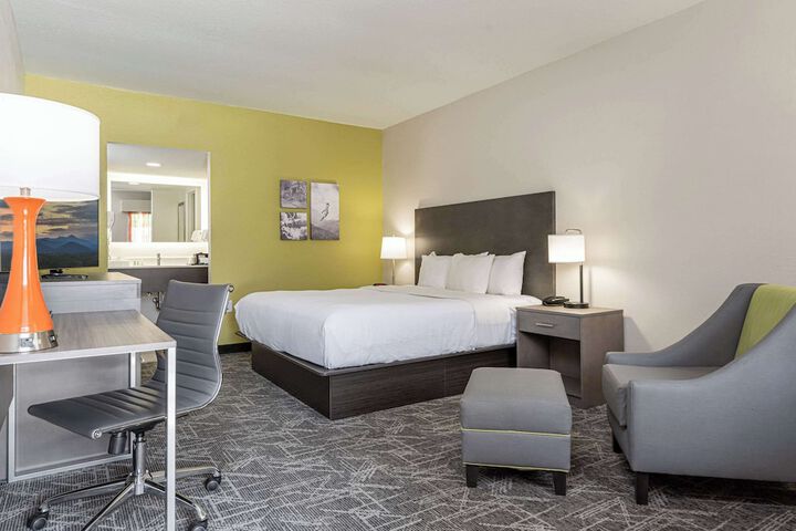 Room 16 of 22