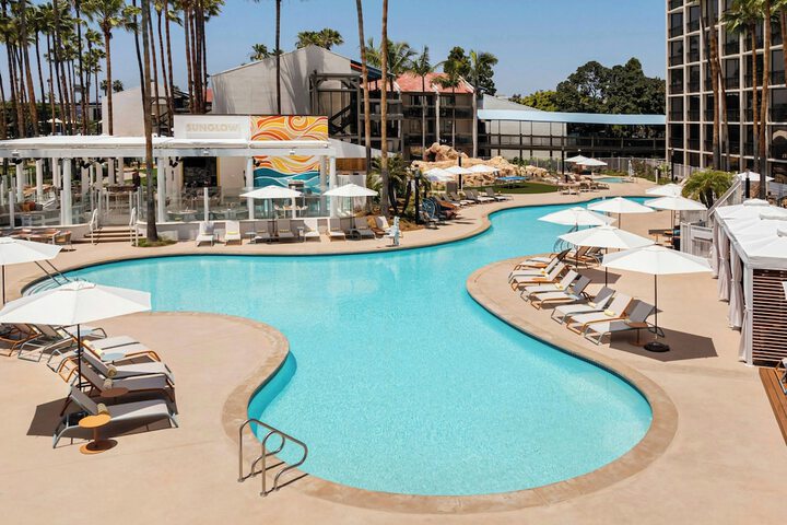 Pool 16 of 215