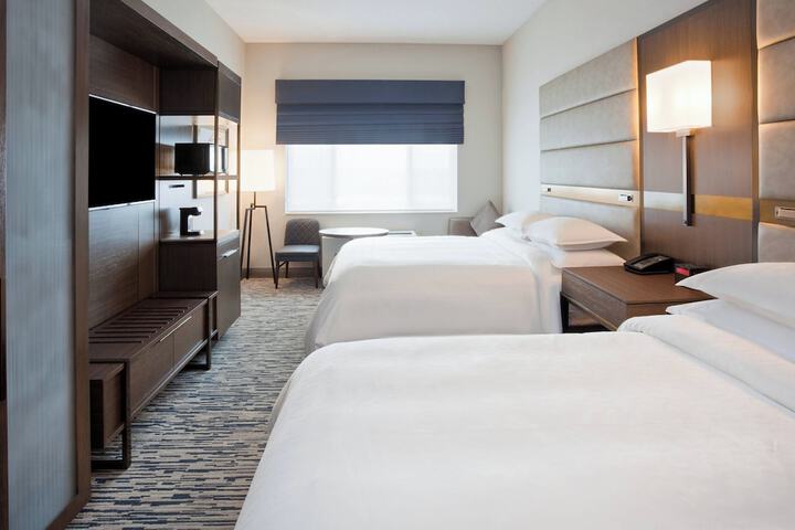 Sheraton St. Paul Woodbury Hotel
