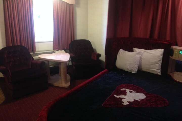 Room 16 of 33