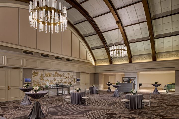 Ballroom/Hall 94 of 110