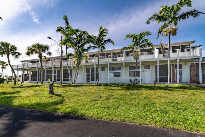 Hotel 4 of 75
