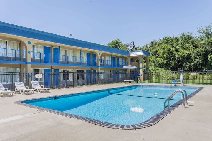 Pool 4 of 14