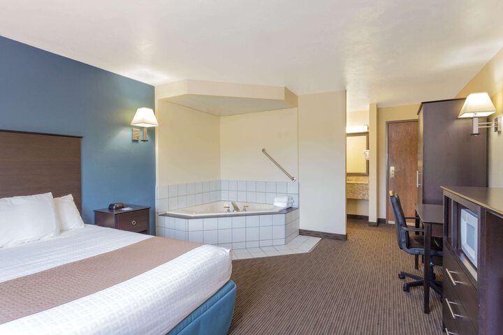 Room 16 of 26