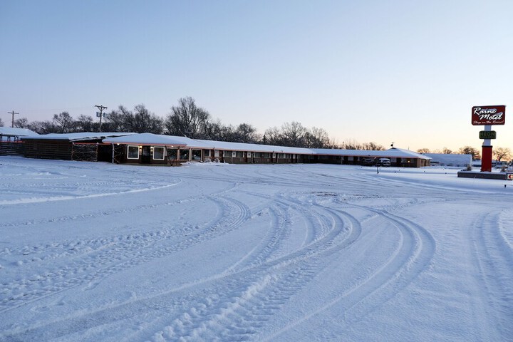 Raine Motel
