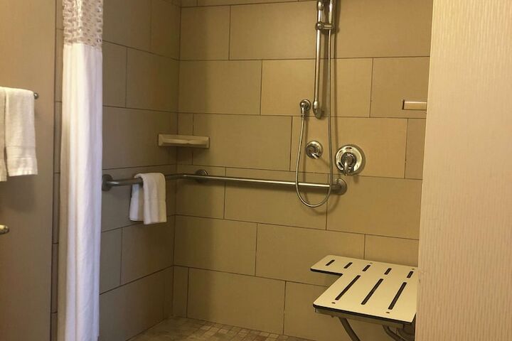 Room 8 of 27