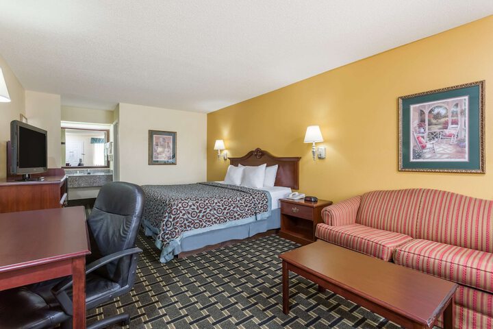 Room 10 of 18