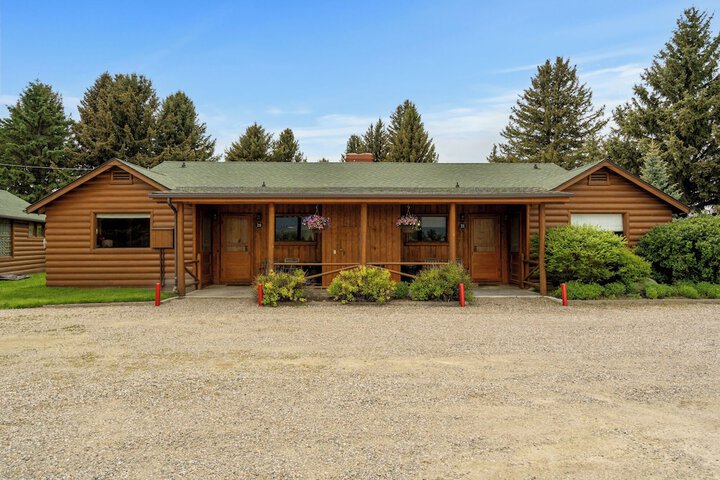 El Western Cabins & Lodges