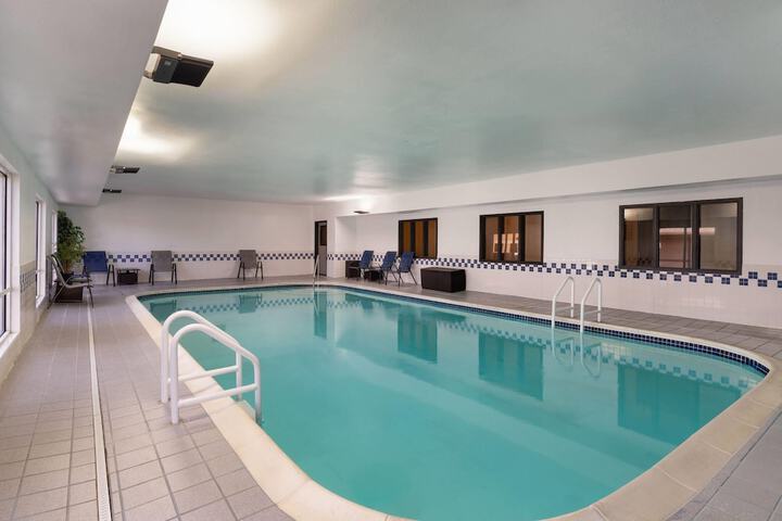 La Quinta Inn & Suites by Wyndham Fayetteville