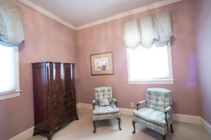 Lions Gate B & B