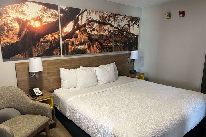 Room 32 of 37