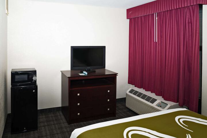 Room 10 of 39