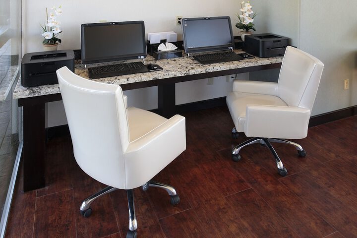 Business Center 46 of 58