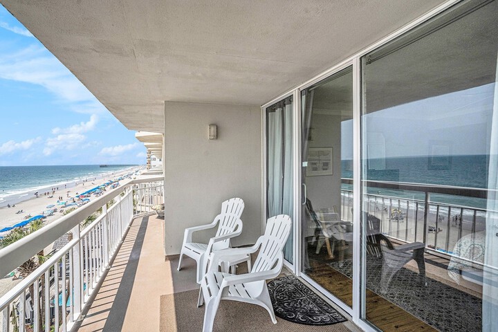 0401 Waters Edge Resort 3 Bedroom Condo by RedAwning
