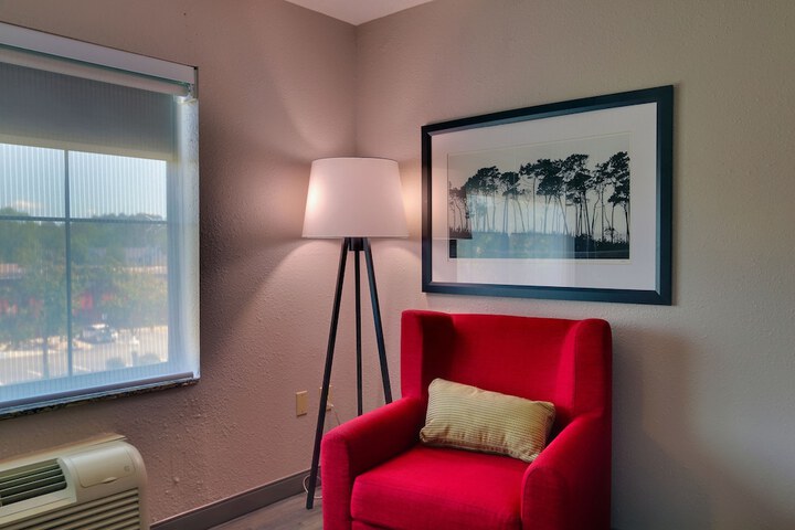 Room 21 of 34