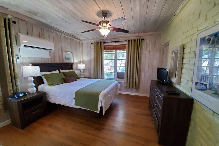 Room 141 of 219
