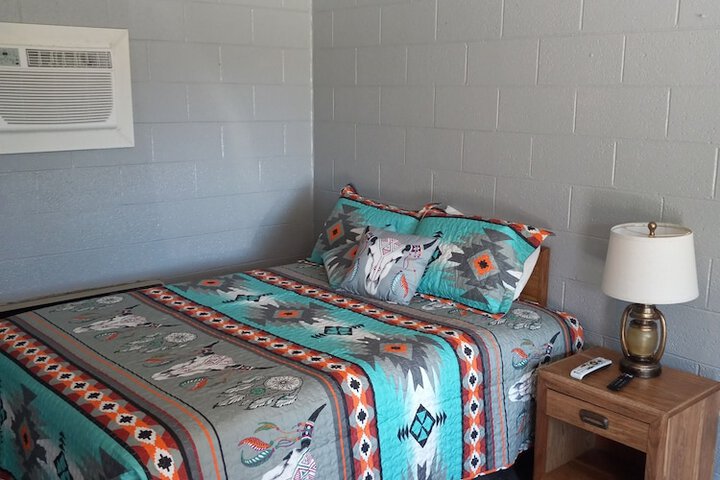 Room 8 of 25