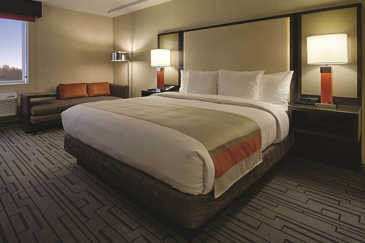 DoubleTree by Hilton Hotel Bristol Connecticut