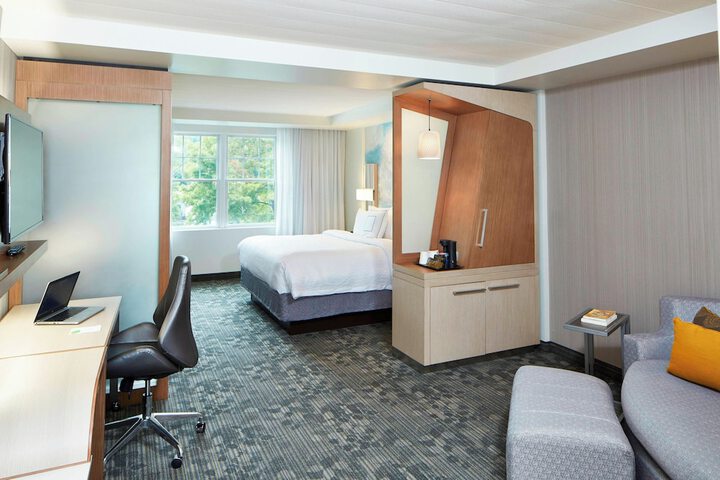Courtyard by Marriott Lake George