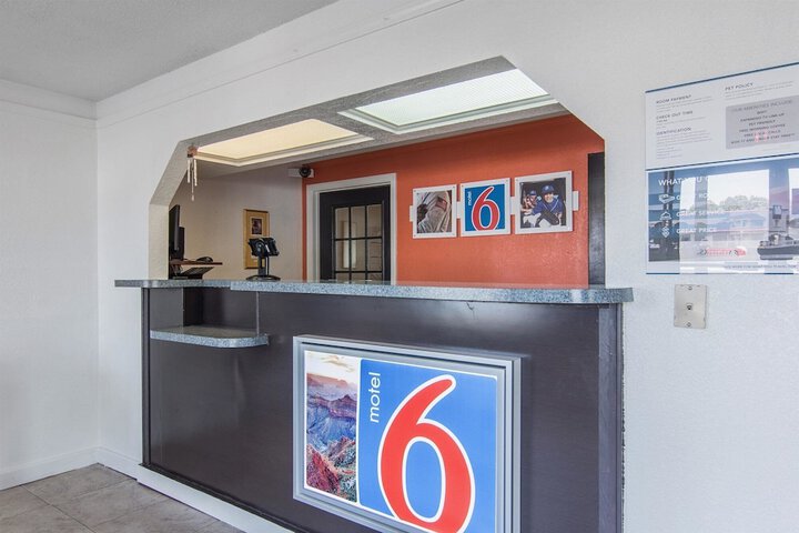 Motel 6 Hope AR