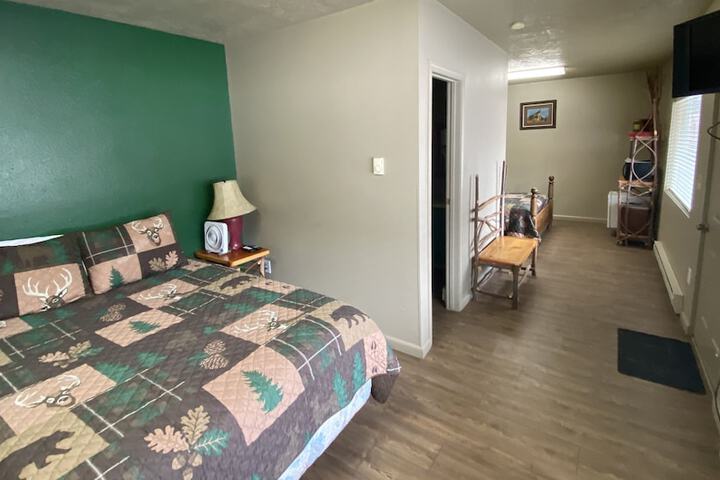 Room 33 of 42