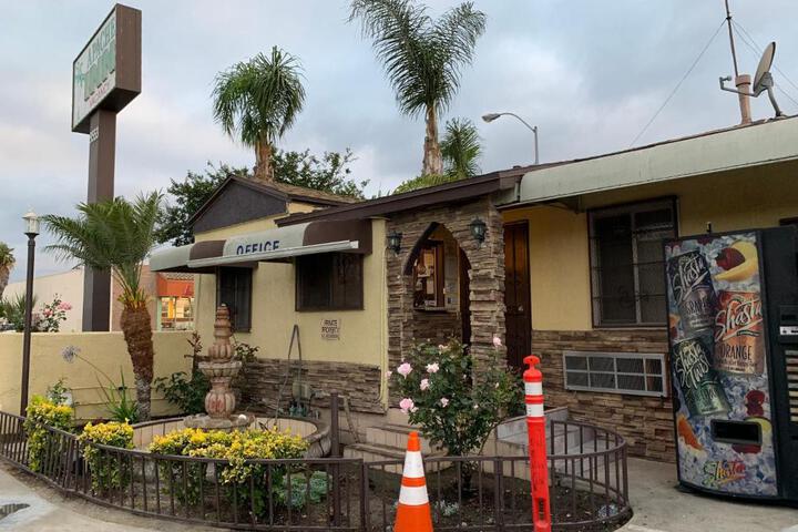 Apache Inn