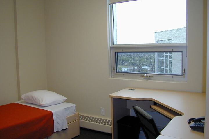 Room 14 of 37