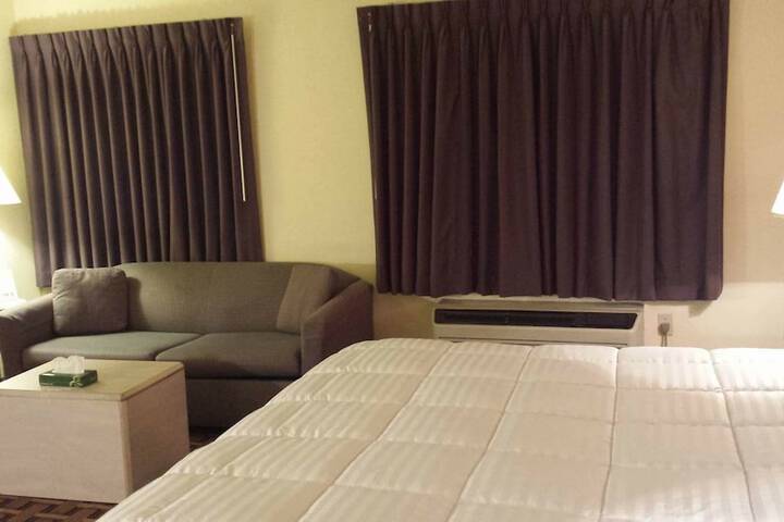 Room 12 of 23