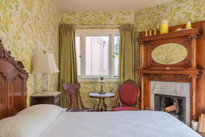 Room 52 of 111