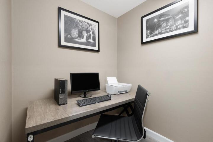 Wingate by Wyndham Dublin Near Claytor Lake State Park