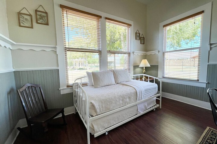 Room 44 of 150