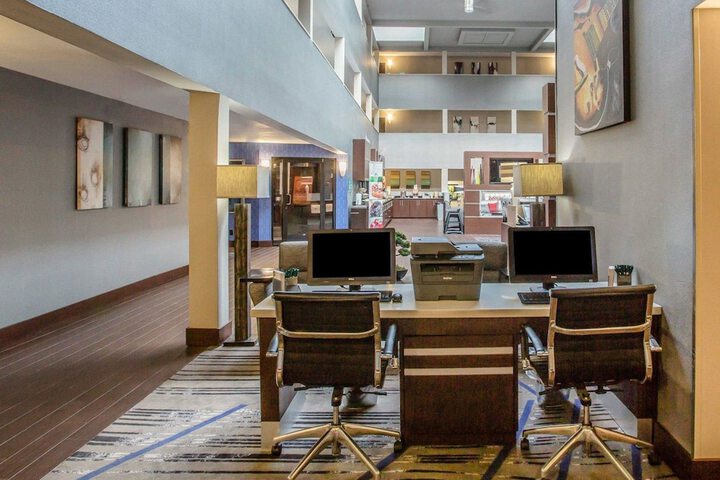 Business Center 50 of 51