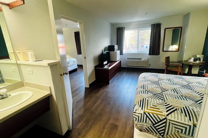 Room 12 of 30