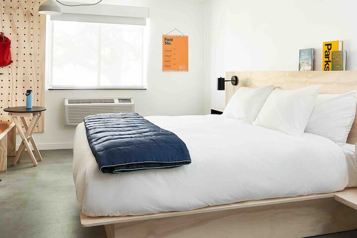Room 8 of 30