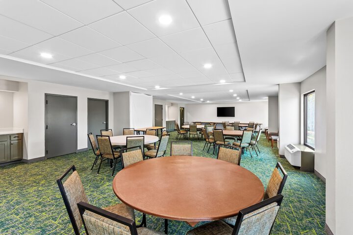 Spark by Hilton Bardstown