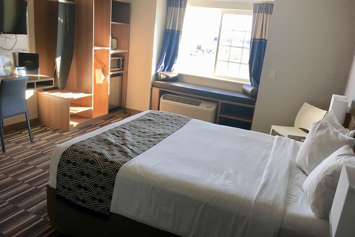Room 48 of 61