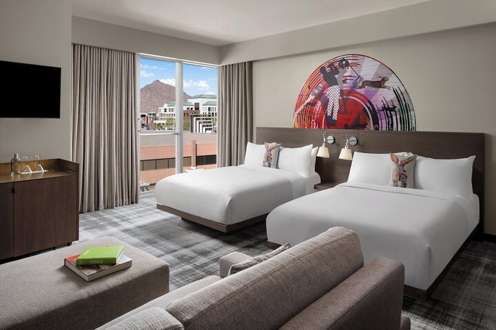 W Scottsdale