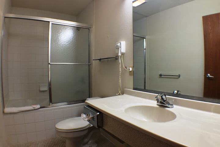 Room 10 of 31