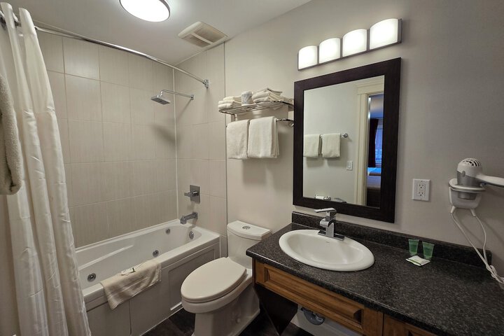 Sahara Courtyard Inn