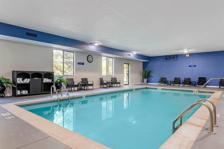 Comfort Suites St. Charles - St Louis